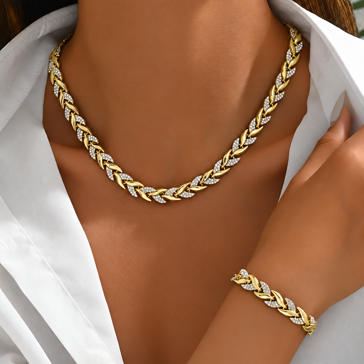 Fishtail Chain Set in gold, view 2