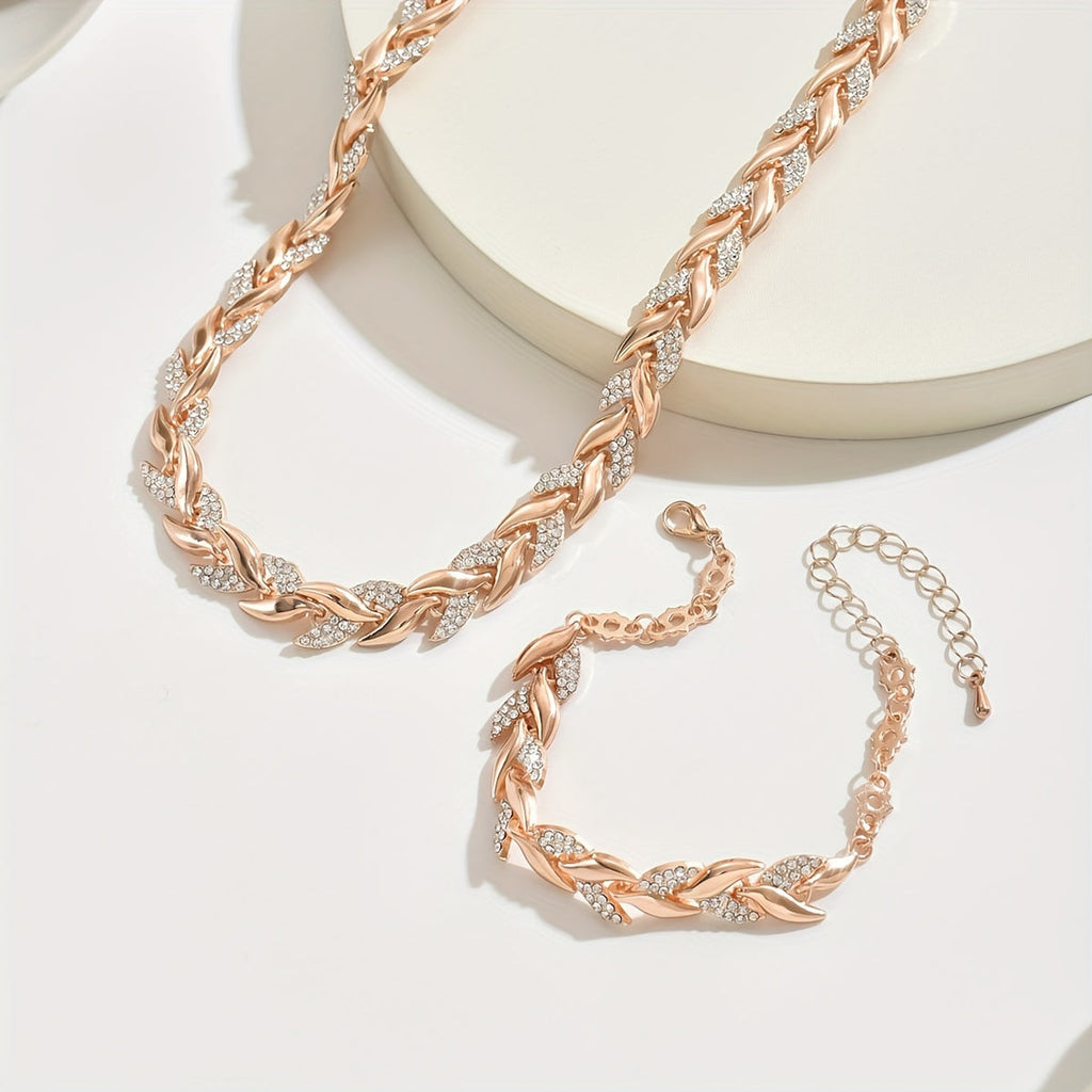 Fishtail chain set, close view of the woven braid
