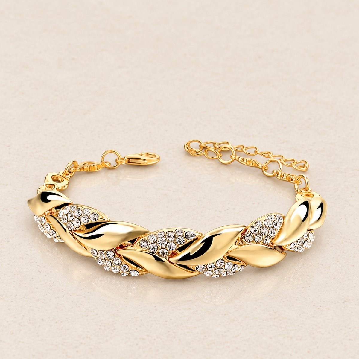 Fishtail Chain Bracelet in gold